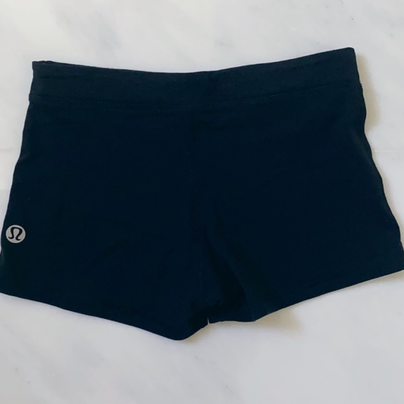 Lululemon shorts - Picture 1 of 4